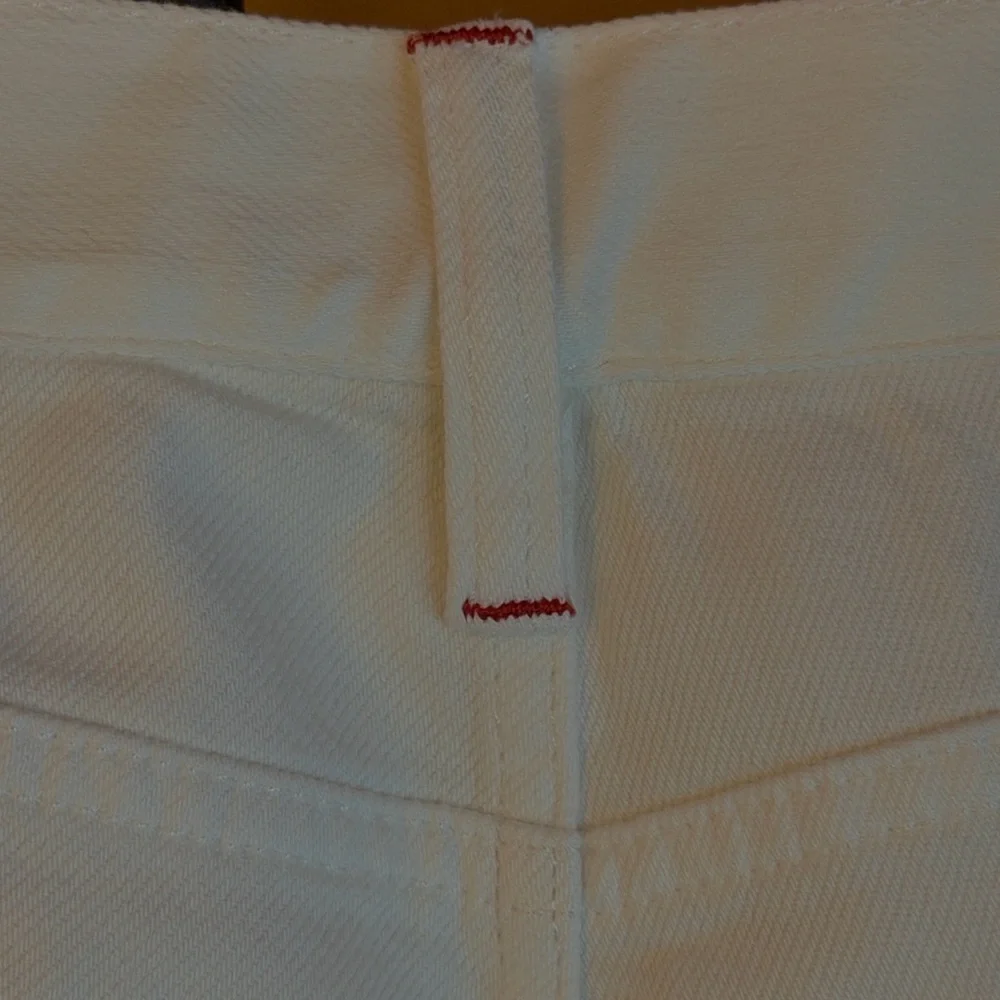 ALICE + OLIVIA Cay Cargo Jean - Picture 9 of 16